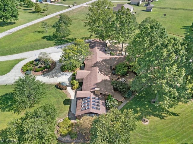 11950 Castleton Lane, Grafton, OH 44044