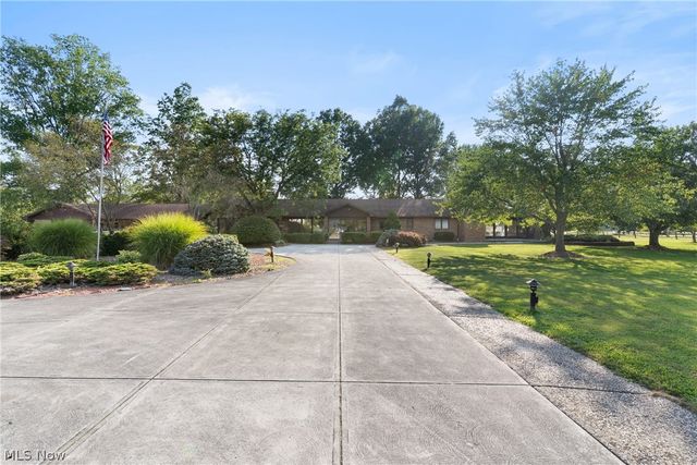 11950 Castleton Lane, Grafton, OH 44044