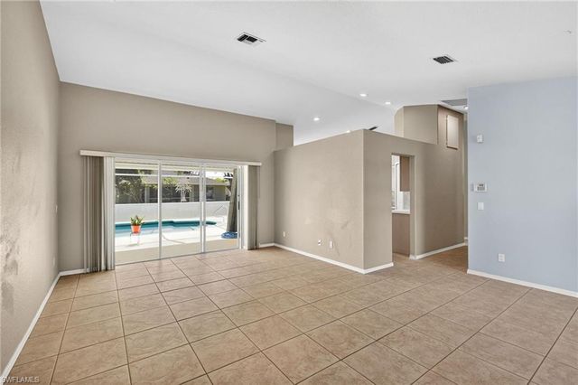 2929 SW 8th CT, Cape Coral, FL 33914