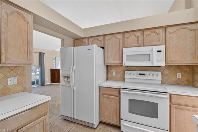 2929 SW 8th CT, Cape Coral, FL 33914