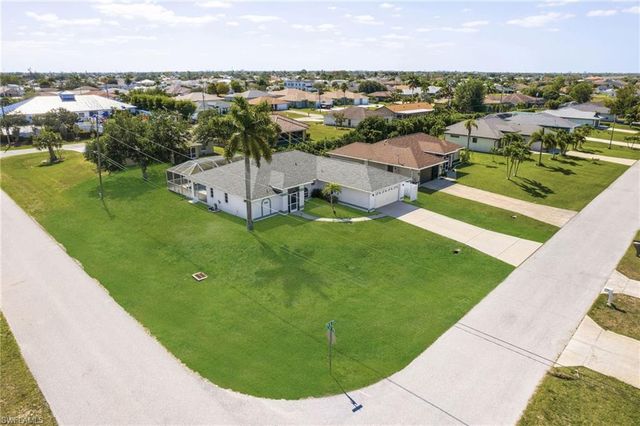 2929 SW 8th CT, Cape Coral, FL 33914
