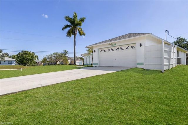 2929 SW 8th CT, Cape Coral, FL 33914
