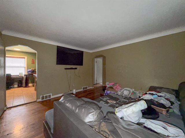 24811 Valley Avenue, Eastpointe, MI 48021