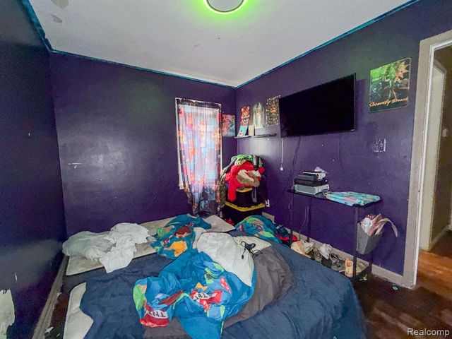 24811 Valley Avenue, Eastpointe, MI 48021