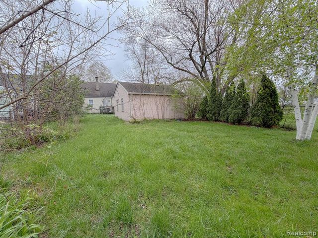 24811 Valley Avenue, Eastpointe, MI 48021