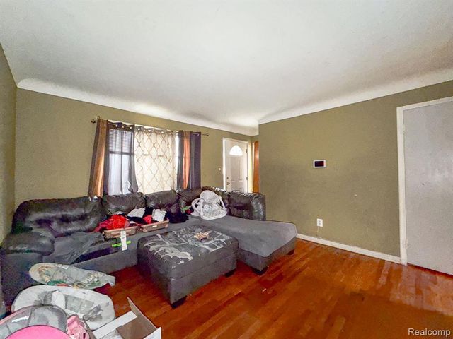 24811 Valley Avenue, Eastpointe, MI 48021