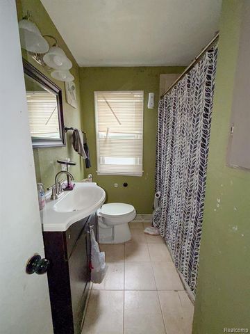 24811 Valley Avenue, Eastpointe, MI 48021