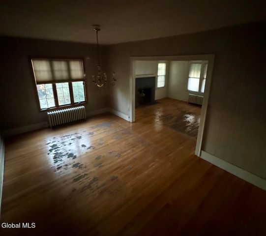 28 Fullerton Avenue, Colonie, NY 12304