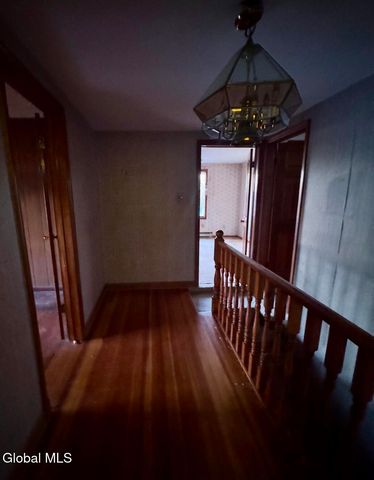 28 Fullerton Avenue, Colonie, NY 12304