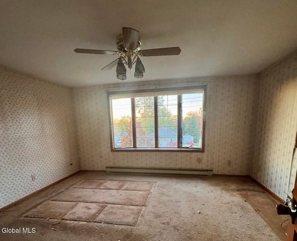 28 Fullerton Avenue, Colonie, NY 12304