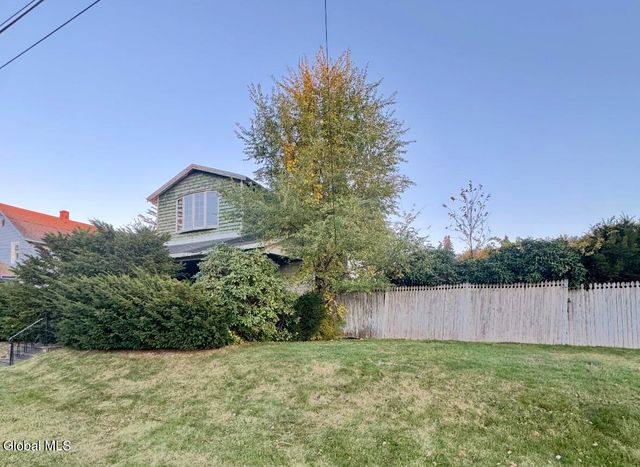 28 Fullerton Avenue, Colonie, NY 12304