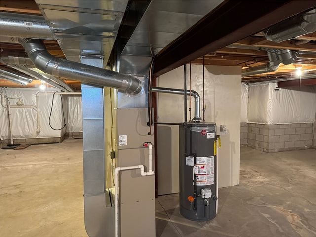 7 Eagle Pine Way Road, Henrietta, NY 14623