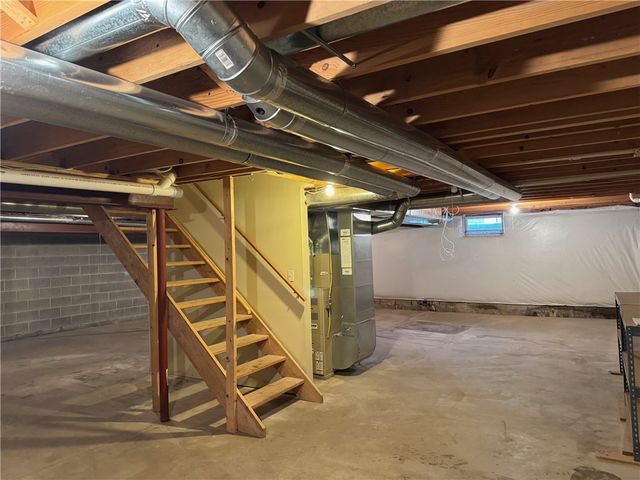 7 Eagle Pine Way Road, Henrietta, NY 14623