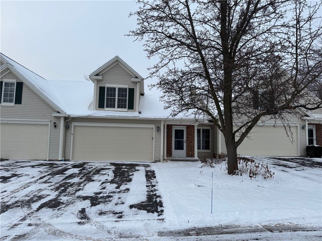 7 Eagle Pine Way Road, Henrietta, NY 14623