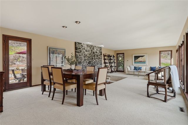 1612 Tiffany Ridge, Upper St Clair, PA 15241