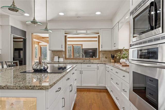 1612 Tiffany Ridge, Upper St Clair, PA 15241