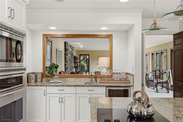 1612 Tiffany Ridge, Upper St Clair, PA 15241