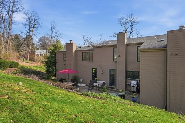 1612 Tiffany Ridge, Upper St Clair, PA 15241