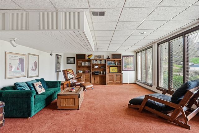 1612 Tiffany Ridge, Upper St Clair, PA 15241