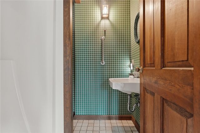 1612 Tiffany Ridge, Upper St Clair, PA 15241