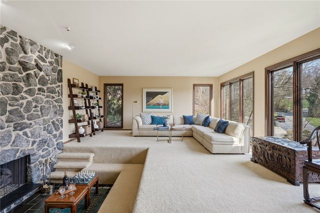 1612 Tiffany Ridge, Upper St Clair, PA 15241