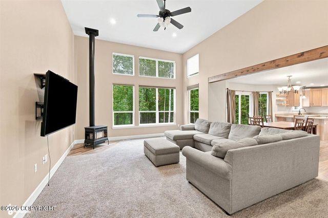 8270 E Splendid View Drive, Palmer, AK 99645