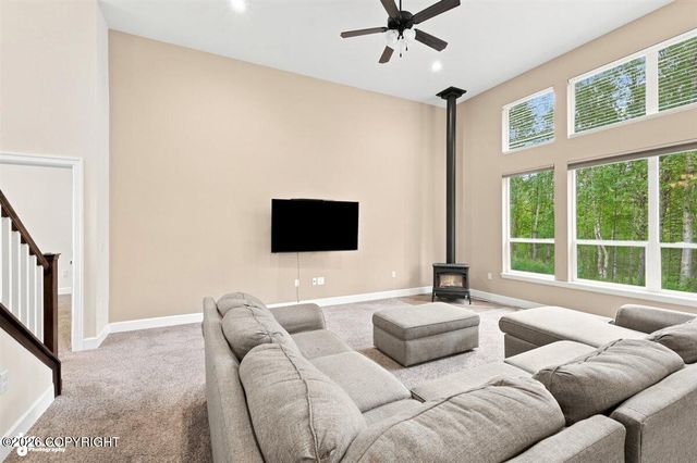 8270 E Splendid View Drive, Palmer, AK 99645