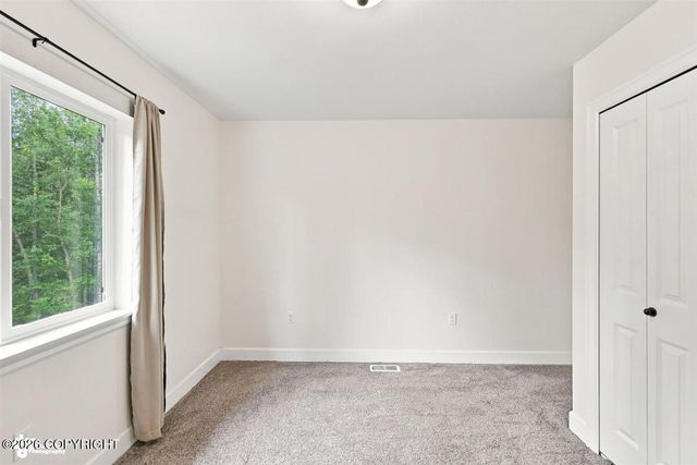 8270 E Splendid View Drive, Palmer, AK 99645