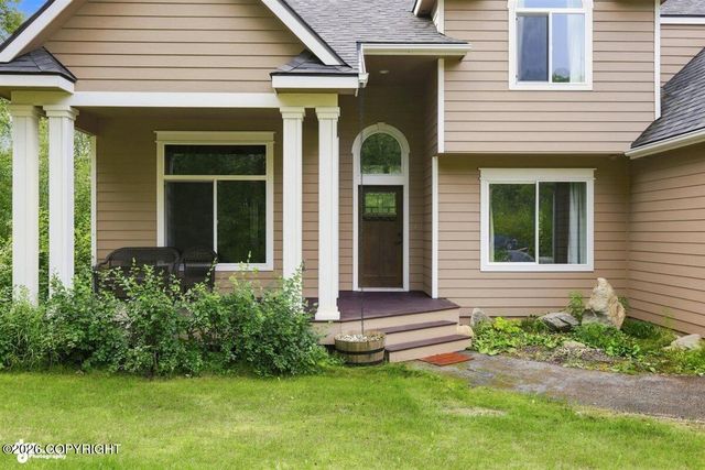 8270 E Splendid View Drive, Palmer, AK 99645
