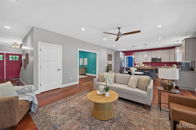 140 S Old Orchard Avenue, Webster Groves, MO 63119