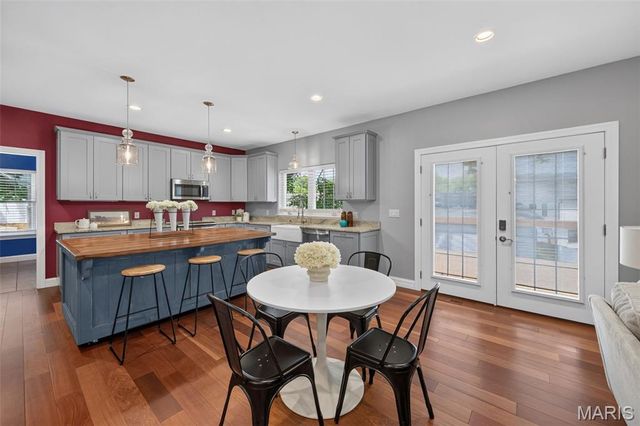 140 S Old Orchard Avenue, Webster Groves, MO 63119