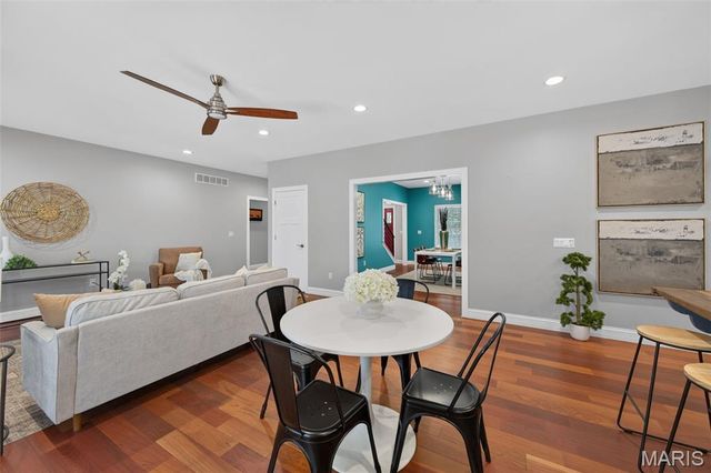 140 S Old Orchard Avenue, Webster Groves, MO 63119