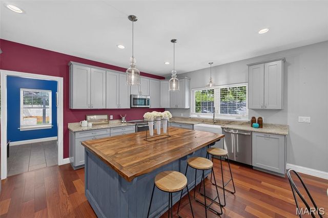 140 S Old Orchard Avenue, Webster Groves, MO 63119