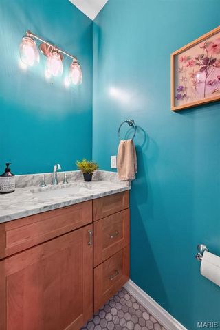 140 S Old Orchard Avenue, Webster Groves, MO 63119