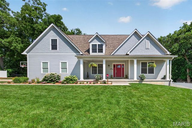 140 S Old Orchard Avenue, Webster Groves, MO 63119