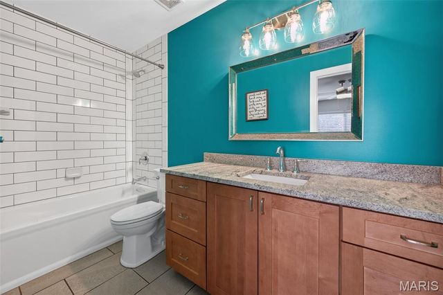 140 S Old Orchard Avenue, Webster Groves, MO 63119