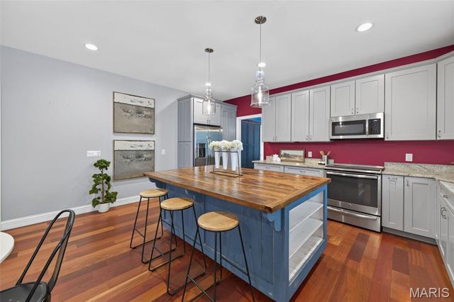 140 S Old Orchard Avenue, Webster Groves, MO 63119
