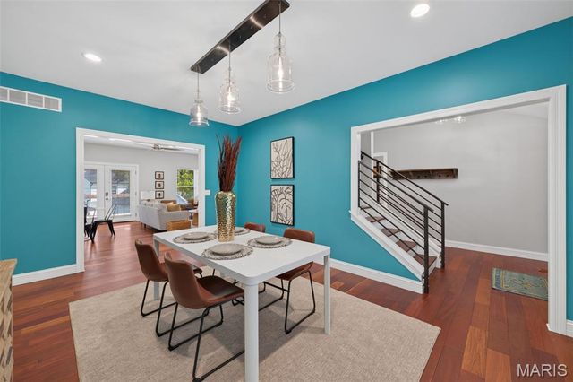 140 S Old Orchard Avenue, Webster Groves, MO 63119
