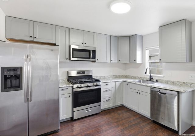 413 W Wright Blvd, Universal City, TX 78148