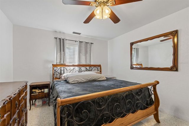 2863 60TH WAY N, St Petersburg, FL 33710