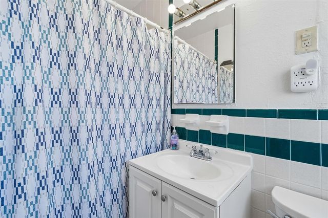 2863 60TH WAY N, St Petersburg, FL 33710