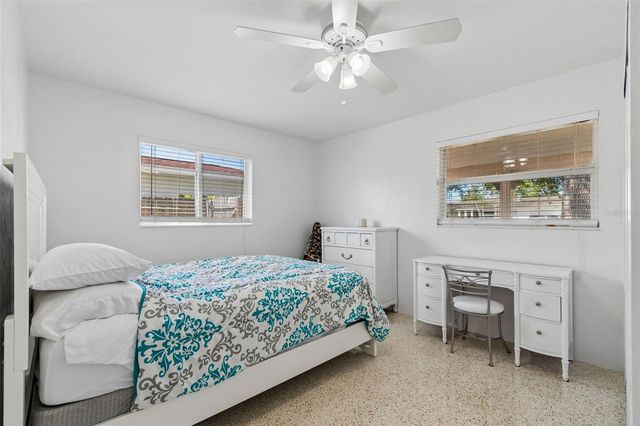2863 60TH WAY N, St Petersburg, FL 33710