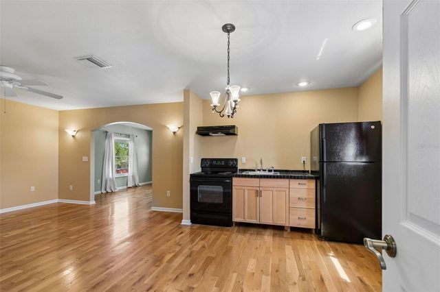 2863 60TH WAY N, St Petersburg, FL 33710