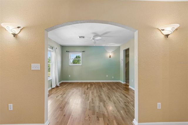 2863 60TH WAY N, St Petersburg, FL 33710
