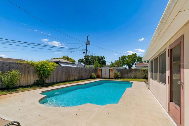 2863 60TH WAY N, St Petersburg, FL 33710