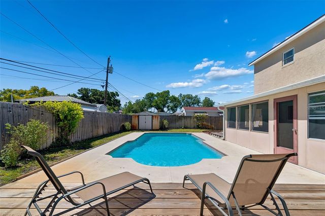 2863 60TH WAY N, St Petersburg, FL 33710