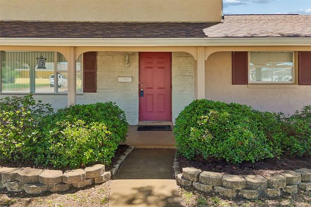 2863 60TH WAY N, St Petersburg, FL 33710