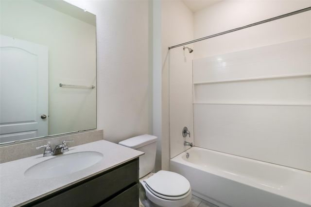 1621 Stinnett DR, Leander, TX 78641