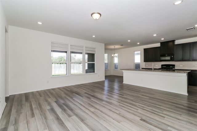 1621 Stinnett DR, Leander, TX 78641