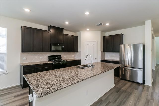 1621 Stinnett DR, Leander, TX 78641